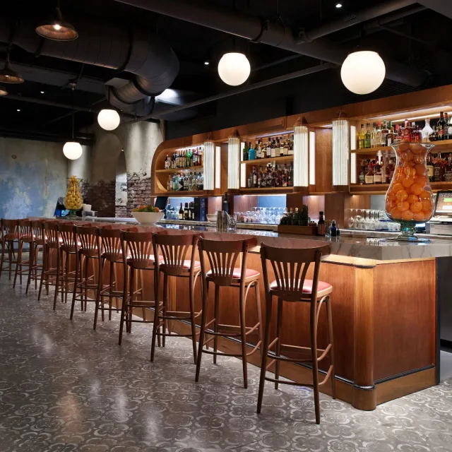 Enzo's Hideaway Tunnel Bar & Restaurant bar
