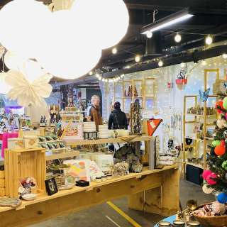 Show & Tell Holiday Pop Up Shop