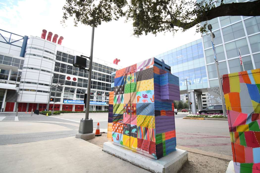 Quilts Mini Mural, Located: Corner of Lamar & Avenida de las Americas