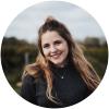 sophia sistevaris - blogger headshot
