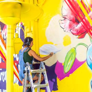 Mural on the Bon Vie restaurant at Easton