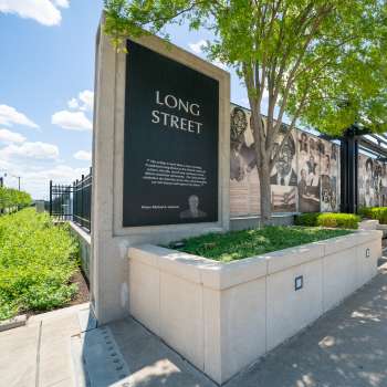 Long Street cultural wall mural that celebrates the history and leaders of the King-Lincoln District and Near East Side.