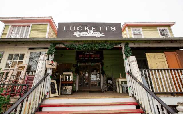Lucketts Virginia I Loudoun County