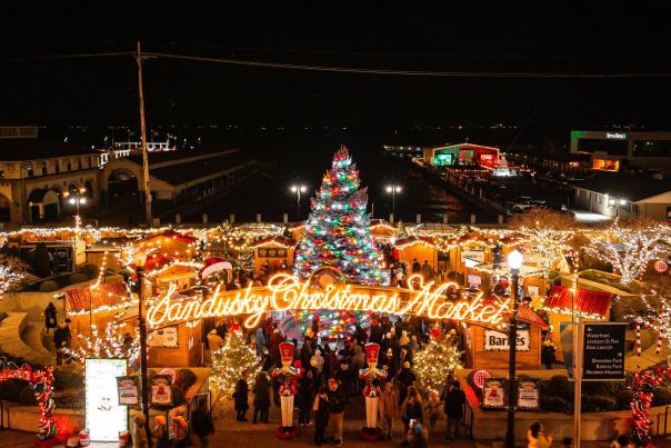 Sandusky Christmas Market Lights