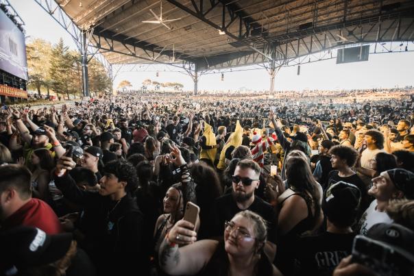 Jiffy Lube Live crowd