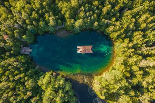 Kitch-iti-kipi Michigan’s Largest Natural Freshwater Spring, located in the Upper Peninsula of Michigan