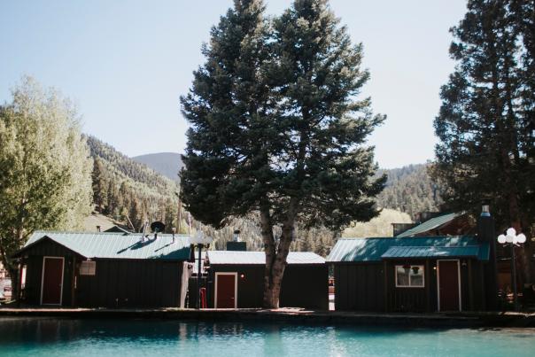 Pioneer Lodge: A rustic Red River resort gets a modern update, New Mexico Magazine