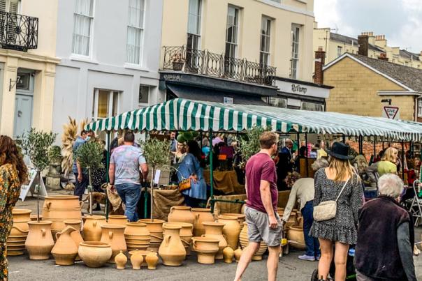 Market stalls and shoppers