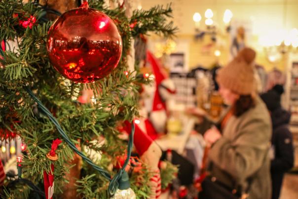 Holiday Shopping In Bayfield