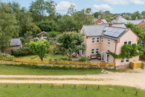 New Forest Cottages - Azelea Property exterior