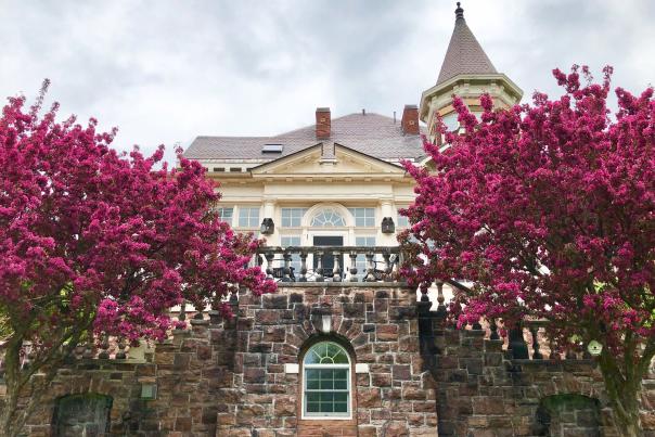Burlington Blind Tiger Hotel from their back lawn