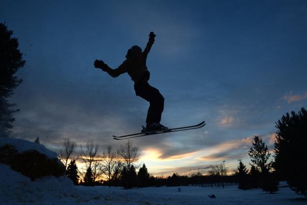 Skiing jump