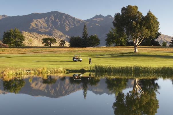 Golfer playing at Millbrook Resort