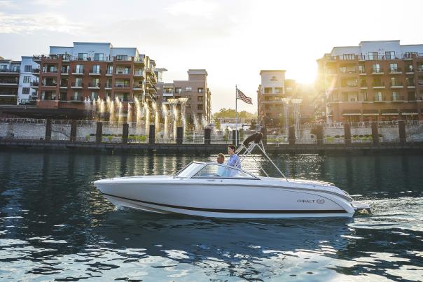 Lake_Taneycomo_Branson_Summer_Patriotic