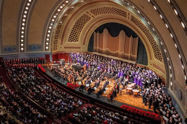 Holiday pops concert a2so inside hill auditorium