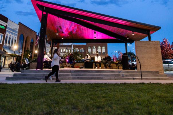 Downtown Hickory - Music - Night time