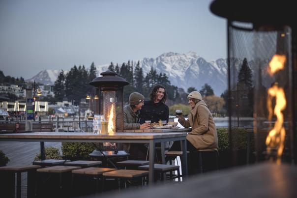 Apres Ski with friends at Pier, Steamer Wharf
