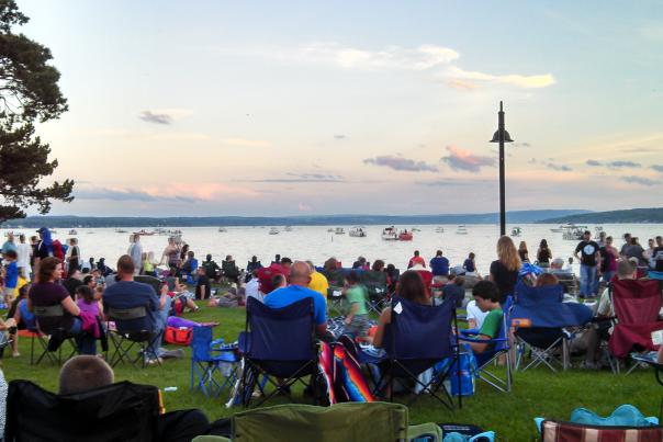 fireworks-people-kershaw-park