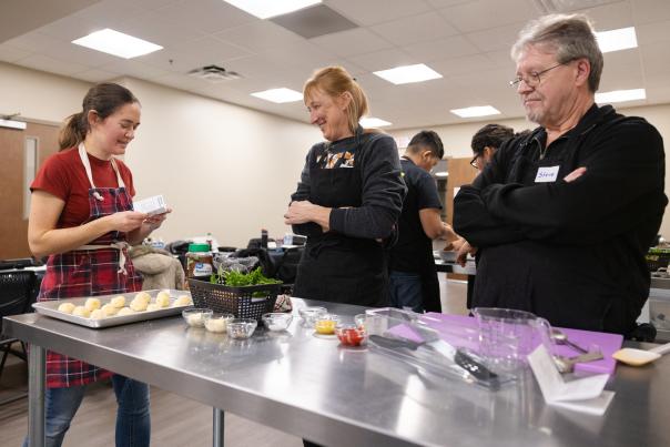 Image of Anna Kulka teaching a class at The Food School