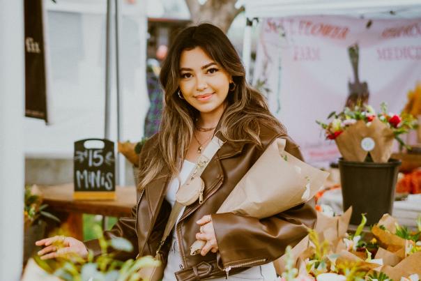 CindyCheeks visiting the Grand Lake Farmers Market in Oakland California