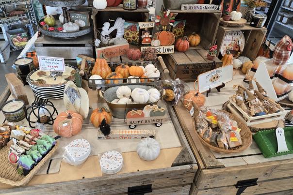 table decor at Mt. Airy Orchards