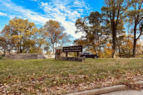 George Washington Memorial Parkway - Fall - Scenic Drive
