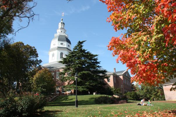The Maryland State House during the Fall with changing leaves in the foreground