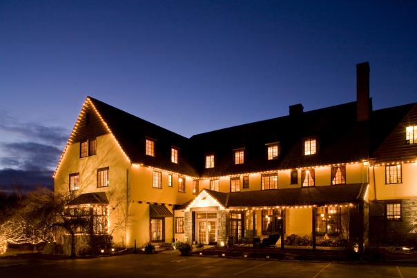 Settlers Inn in Hawley PA at night