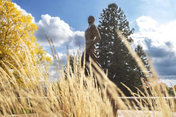 Sparty Statue in the Fall