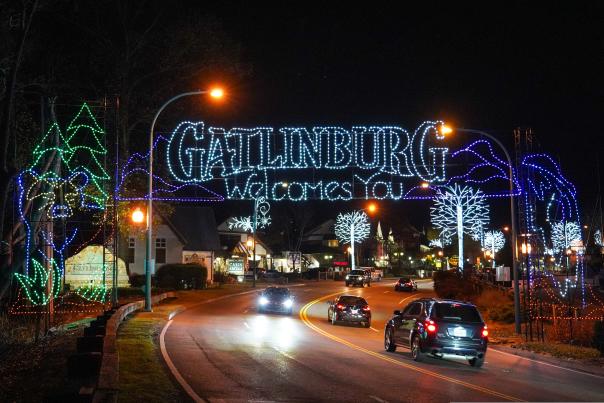 Gatlinburg Welcomes You sign