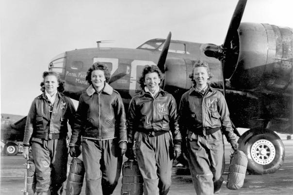 Group of women air force pilots
