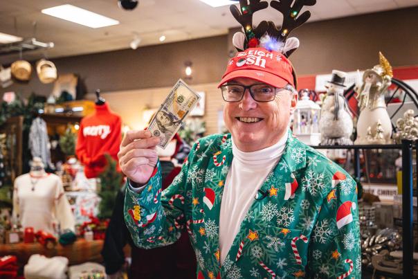 Shop Local Oshkosh this Holiday Season
