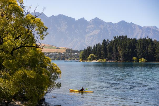 Queenstown Scenic from the Lakefront