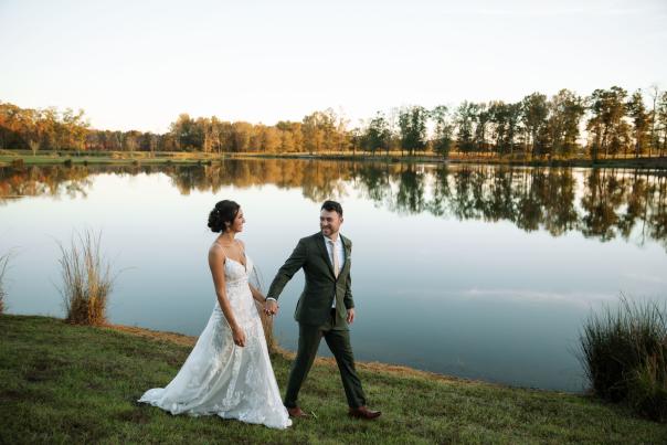 Mikaela & kyle- Dogwood Barn