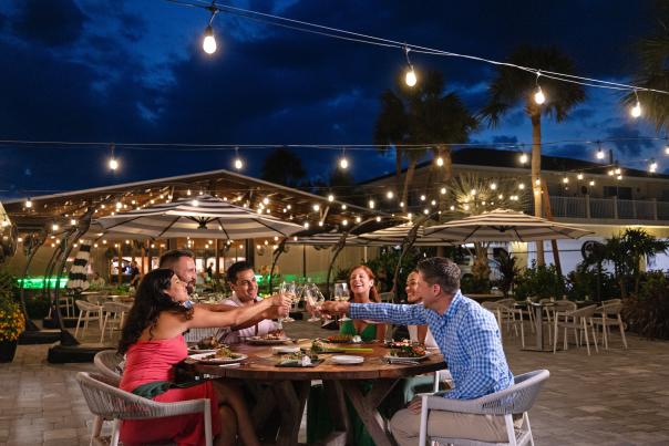 Group Outdoor Dining Magnolias