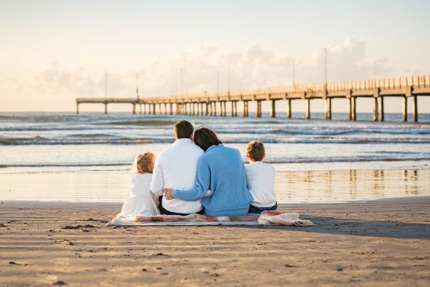family-fall-beach