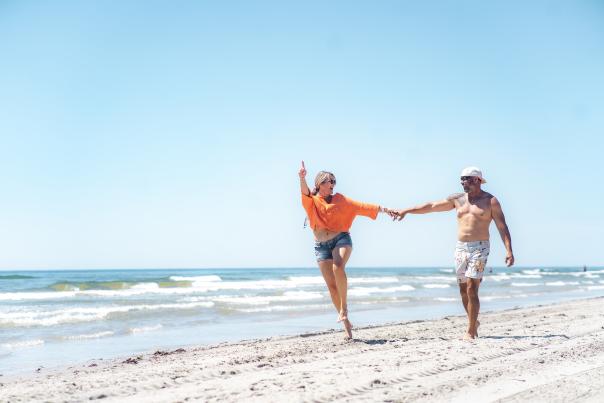 Beach | Couple | Fun | Activity