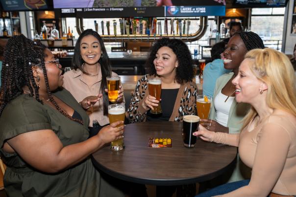 Buffalo Wild Wings Drinks Beer Sports Bar