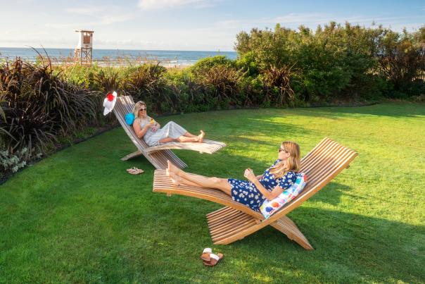 Girlfriends Blockade Runner Garden