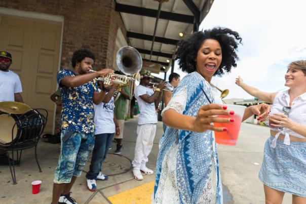 Dancing to Street Musicians