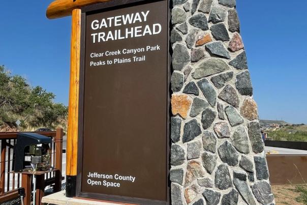 Gateway Trailhead Sign