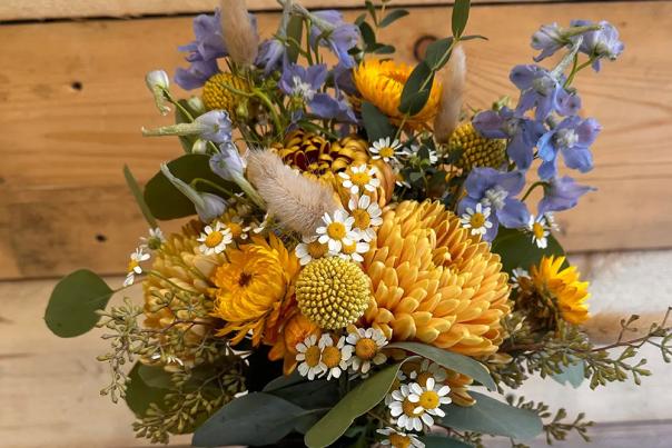 Bear's Bouquets, Granby, Colorado Flower Shop Yellow Arrangment