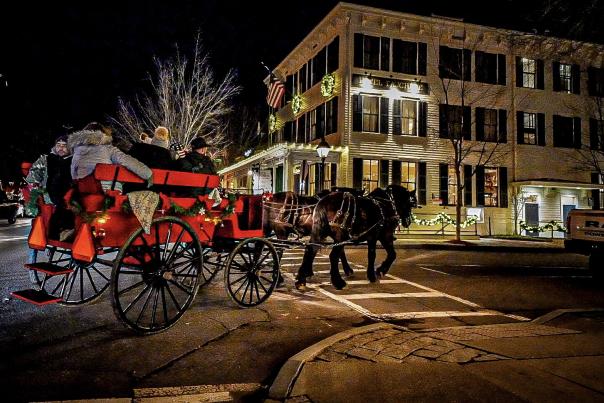 Take a holiday carriage ride around historic Milford, PA!