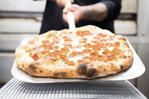 Riipizzeria image of a pizza