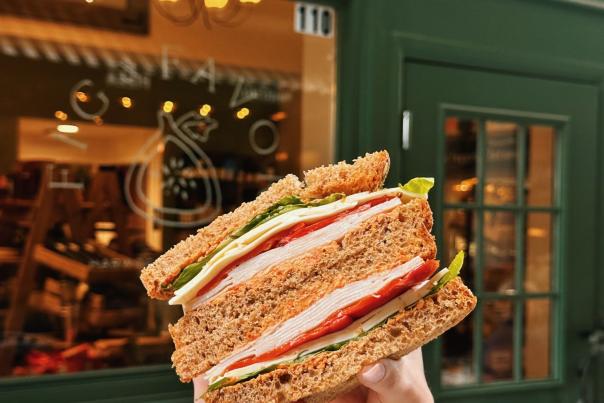 sandwich from fig and favor