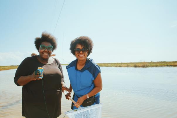Loving This Life Jada and Brandy Evans, crabbing