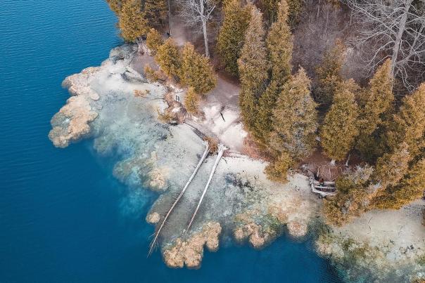 An aerial shot of Green Lakes State Park