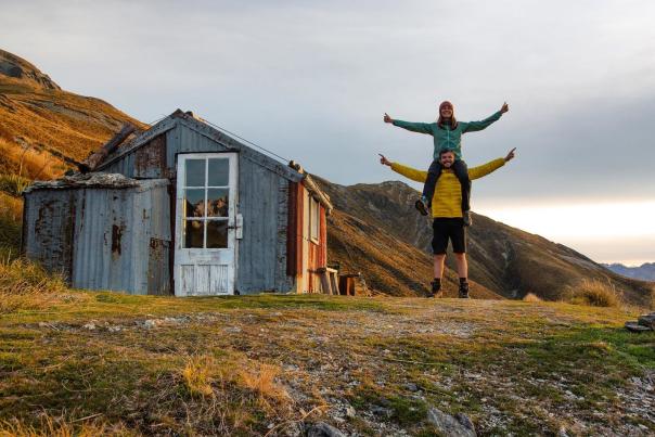 Heather Jock Hut. Credit @from_cabins_with_love