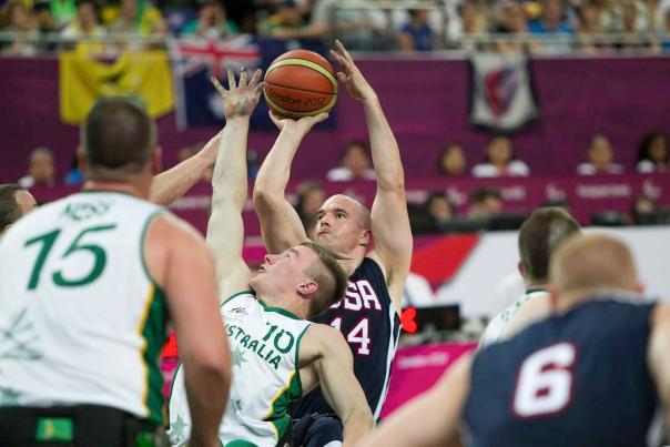 Defensive move in wheelchair basketball