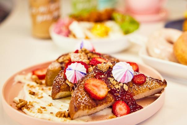 French toast with strawberries